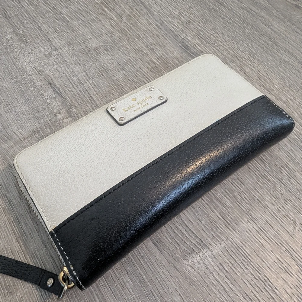 Kate Spade Colorblock Black  Cream Leather Wallet